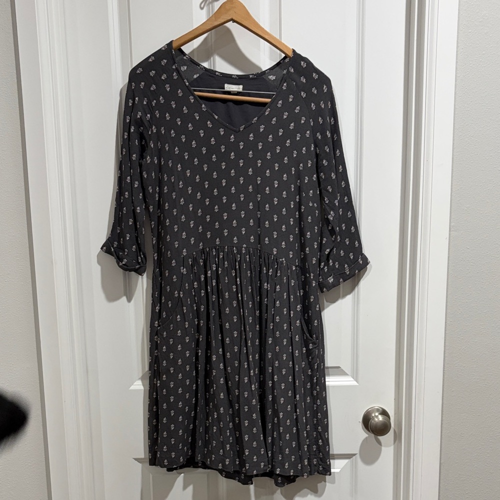 Garnet Hill Charcoal Grey Floral V-Neck Mini Dress